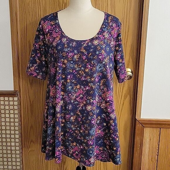 Lularoe Top  - Picture 1 of 5